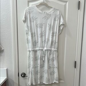 C&C California short Sleeve sz L Sundress